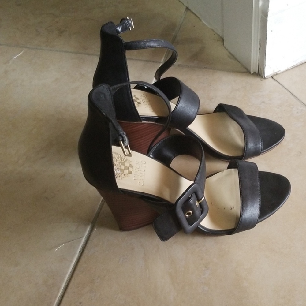 Vince Camuto black wedges